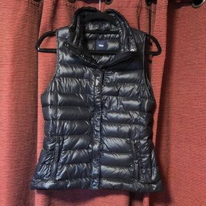 Gap down puffer vest